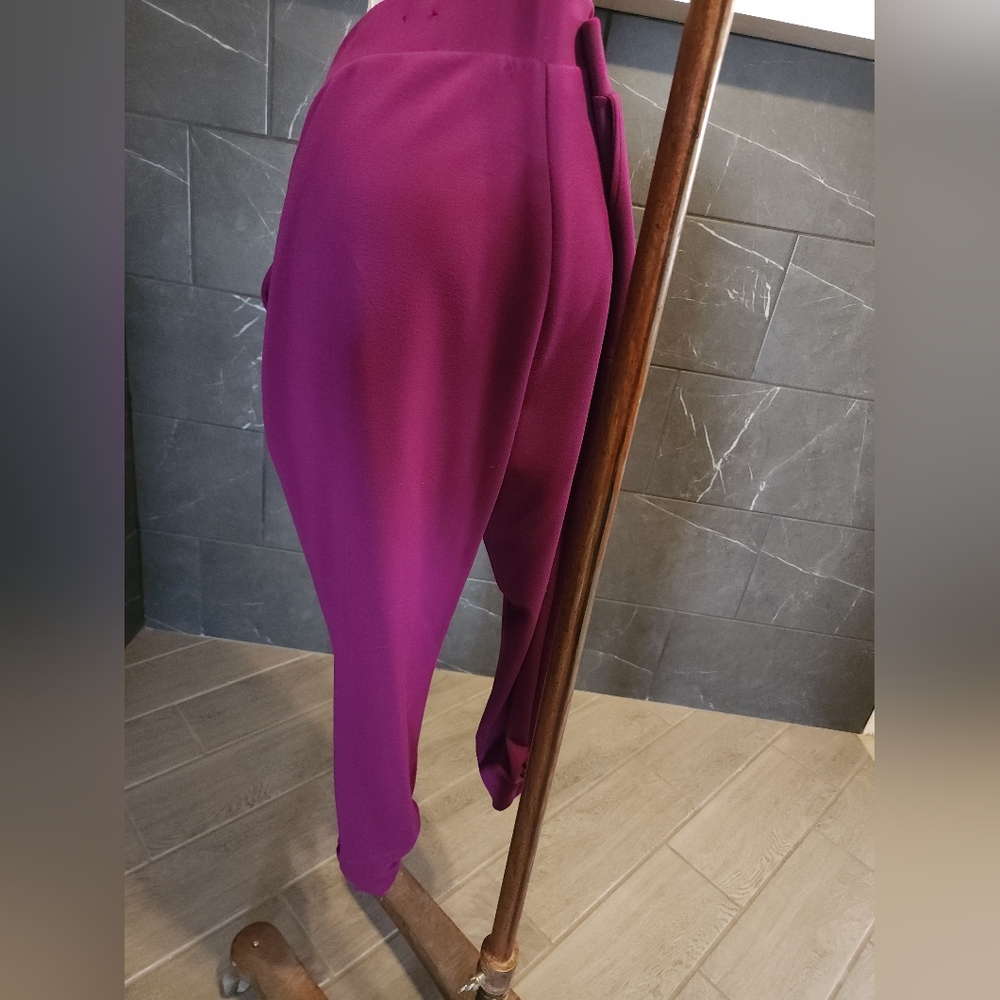 Torrid Studio Crop Pants w/pockets - Picture 4 of 5